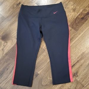 Womens Nike black & red dri-fit crop workout leggings size S